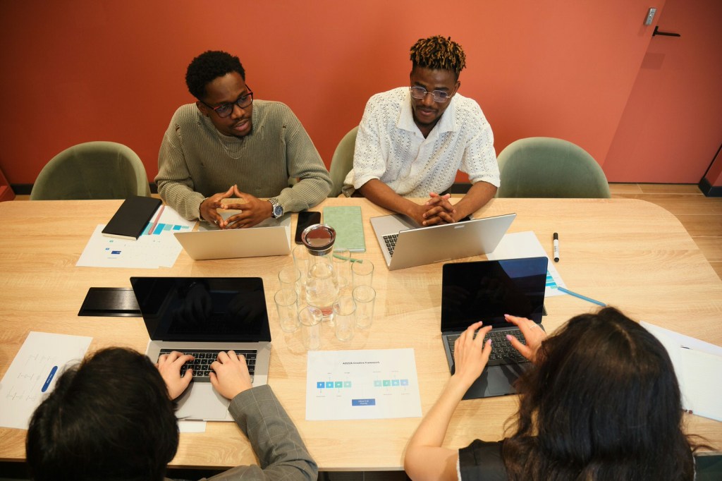 Transforming Feedback & Performance Reviews into Culture-Building Moments